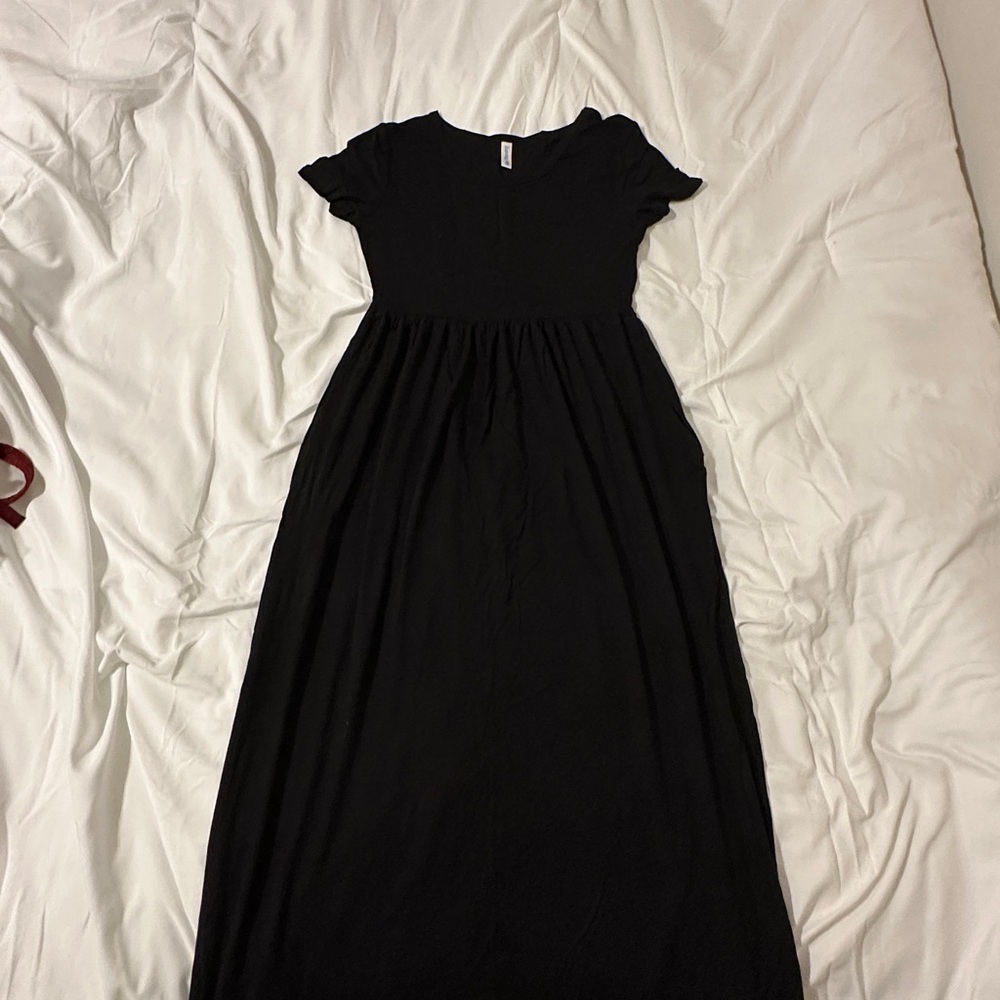 Elegant Black Maxi Dress